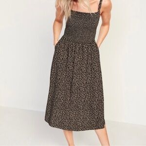 Smocked leopard midi dress with pockets! L